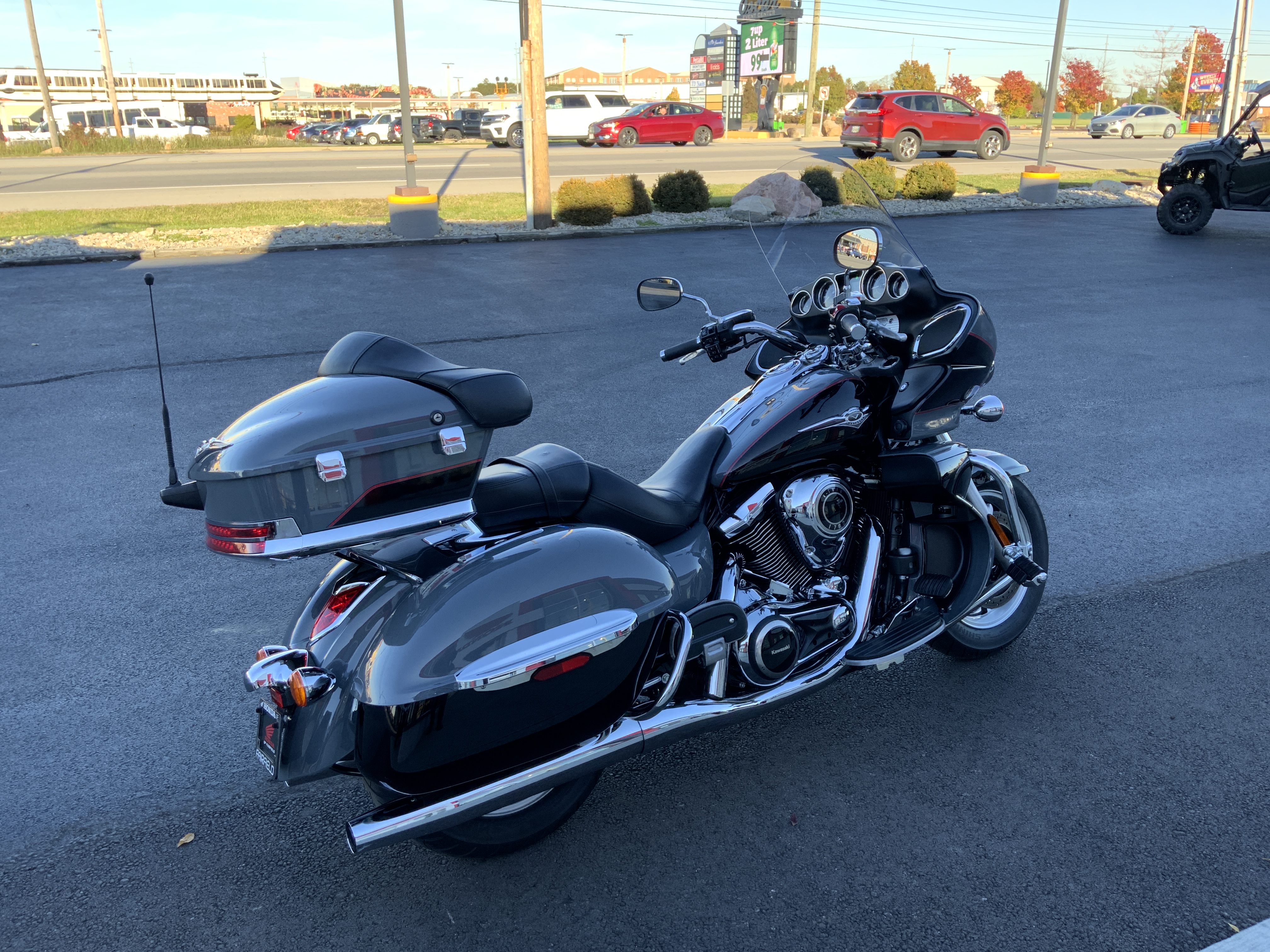 2023 Kawasaki Vulcan® 1700 Voyager® ABS - Photo 2